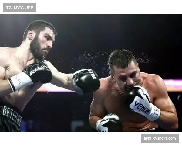 张伟丽为冲击双冠王毅然放弃草量级金腰带展现冠军格局