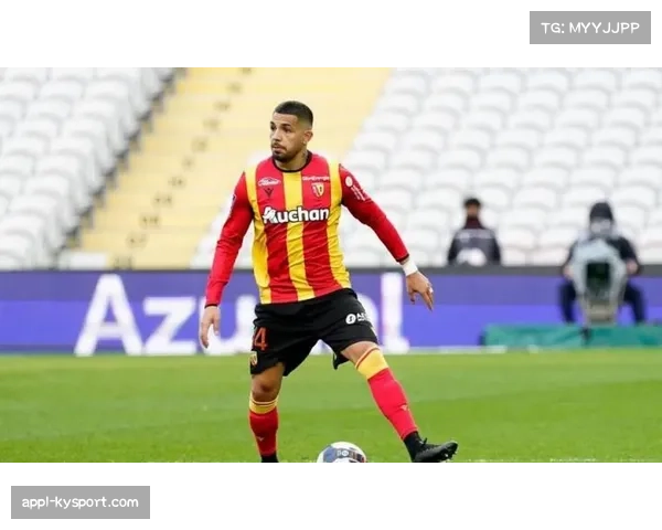 朗斯发布伤病报告,仅一名替补后卫缺阵阵容完整 朗斯发布伤病报告,仅一名替补后卫缺阵阵容完整